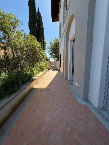 Foto Appartamento a Firenze di 320 m² con 8 locali in vendita