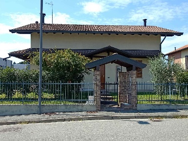Foto Case indipendenti in VIA BRUNO FERRAZZI  44, Cardano al Campo
