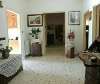 Foto Appartamento a Grosseto Stazione - Via Roma di 160 m² con 6 locali