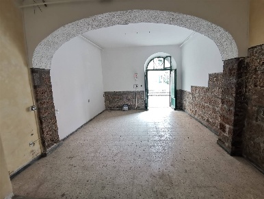 Foto Negozio a Tuscania di 40 m² con 2 locali in affitto