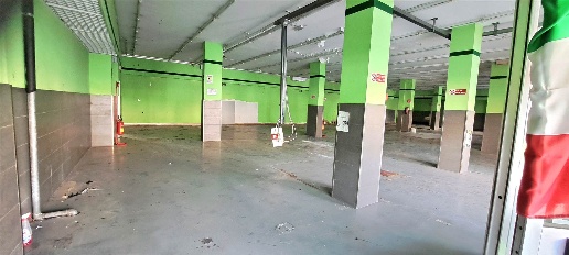 Foto Locale commerciale in Via Tirso, Prato Chiesanuova di 433 m²
