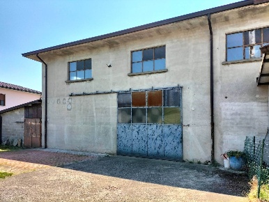 Foto Magazzino a Pianengo di 148 m² con 1 locali in affitto