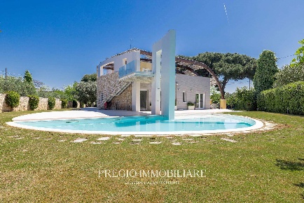 Foto Villa unifamiliare in Corso Umberto I, Bari Santo Spirito di 235 m²