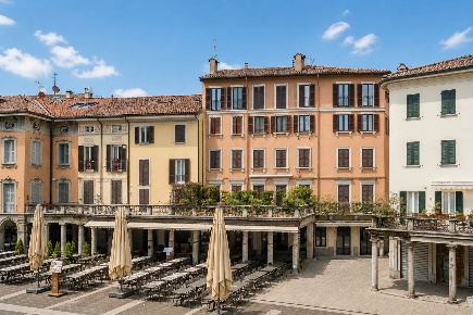 Foto Appartamento a Lecco Centro di 120 m² con 3 locali in vendita
