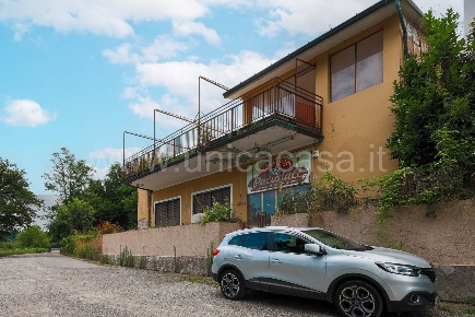 Foto Attività commerciale in via Alzaia 14, Trezzo sull'Adda di 526 m²