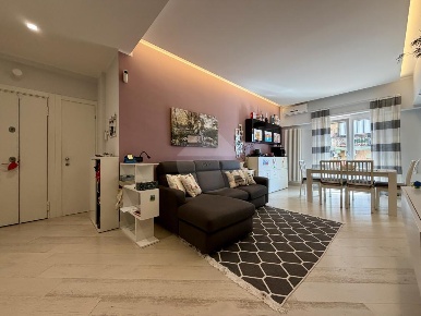 Foto Appartamento in Via Ludovico Ariosto, Pomezia di 101 m² con 4 locali
