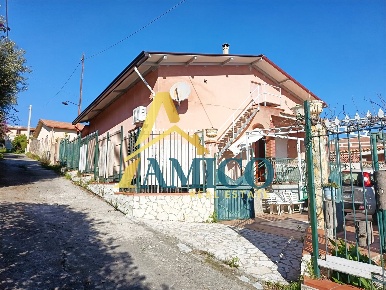 Foto Villa unifamiliare in Contrada Rovetto, Trabia di 120 m² con 3 locali