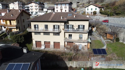 Foto Villa unifamiliare in Via Porro, Edolo Centro di 800 m² con 9 locali