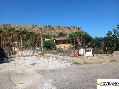 Foto Terreno edificabile in Via dei Pini, Capaci Centro di 750 m²