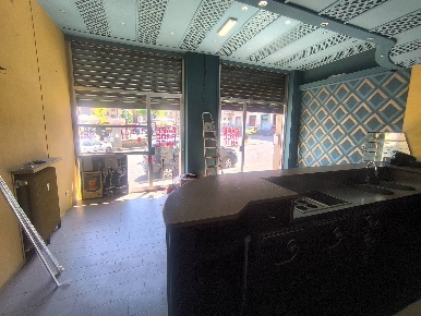 Foto Negozio in via Capellina 19, Torino San Donato di 70 m² con 3 locali
