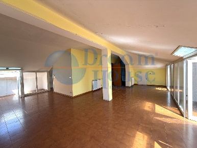 Foto Attico in via Trieste, Alba Adriatica Lungomare Marconi di 180 m²