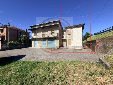 Foto Case semi ndipendenti in via Rosselli 30, Cavaria con Premezzo Centro