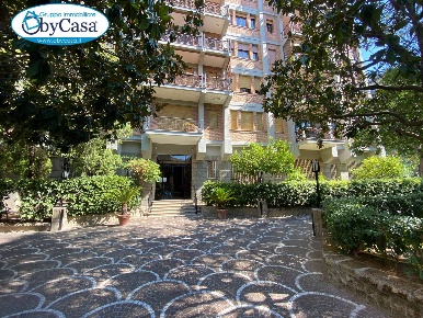 Foto Appartamento in Via Luigi Lilio, Roma Tintoretto di 94 m² con 2 locali