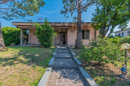 Foto Villa unifamiliare in via santa apollonia 1, Arluno Centro di 156 m²