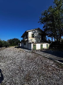 Foto Case indipendenti a Montottone di 120 m² con 5 locali in affitto
