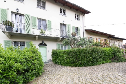 Foto Appartamento in Via Cambiano, Pecetto Torinese di 118 m² con 3 locali