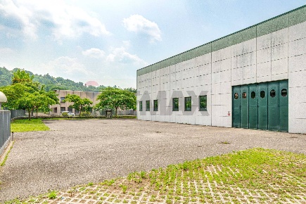 Foto Capannone industriale in via 2 giugno 13, Azzate Centro di 1110 m²