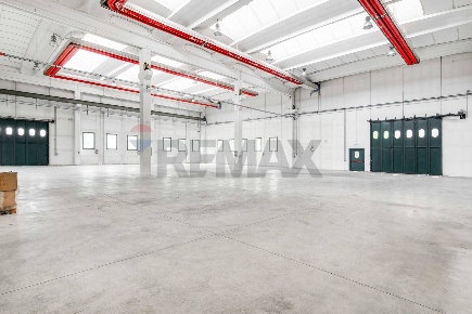 Foto Capannone industriale in via 2 giugno 13, Azzate Centro di 1110 m²