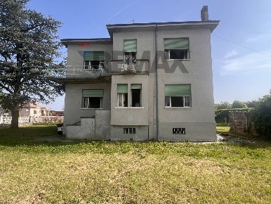 Foto Casa indipendente in Via Fabio Filzi 434, Ceneselli di 284 m²