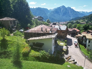Foto Case semi ndipendenti in Via Rizzios 46, Calalzo di Cadore di 124 m²