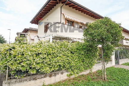 Foto Appartamento in via Francesco Nullo 64, Bonate Sopra di 112 m²