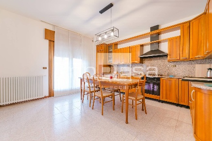 Foto Appartamento in Via della Chiesa 8, Gaiarine Centro di 135 m²