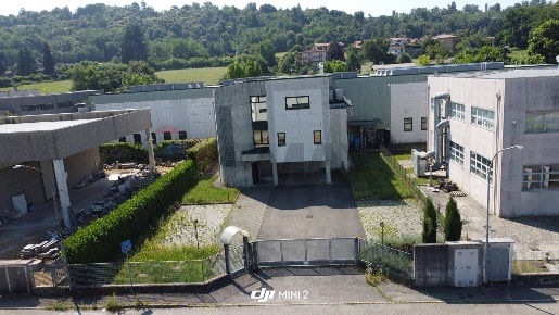Foto Capannone industriale in via 2 giugno 13, Azzate Centro di 1630 m²