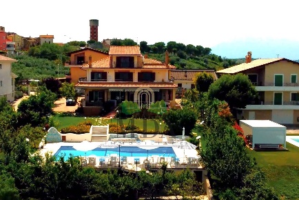 Foto Villa unifamiliare in via Patellara, Controguerra Centro di 420 m²
