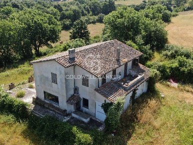 Foto Rustico in località Poggio del Castagno snc, Onano di 260 m²