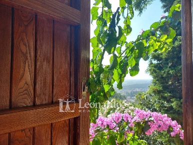 Foto Casa indipendente in Martiri del Lavoro, Seravezza Azzano di 170 m²