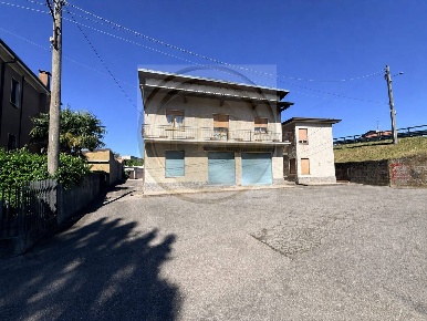 Foto Casa indipendente in via Rosselli 30, Cavaria con Premezzo Centro