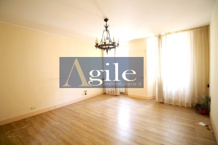 Foto Appartamento in piazza sant'agostino, Ascoli Piceno di 125 m²