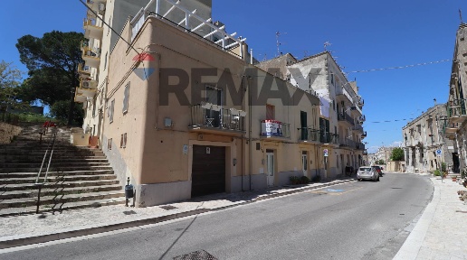 Foto Appartamento a Matera Centro di 80 m² con 5 locali in vendita
