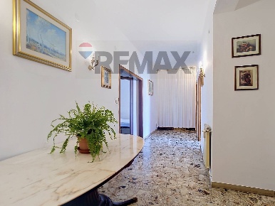 Foto Appartamento in Via Giosuè Carducci 56, Venezia Mestre di 155 m²