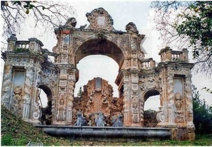 Foto Villa unifamiliare in Via Santa Maria Di Gesu' 142, Palermo di 1700 m²
