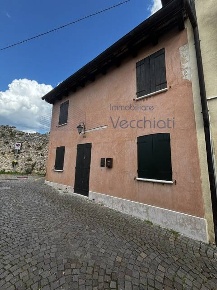 Foto Case semi ndipendenti in VIA BEMBO 103, Asolo di 73 m² con 4 locali