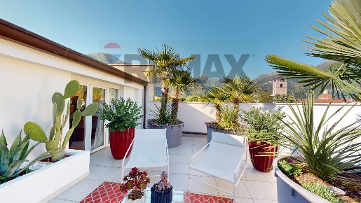 Foto Duplex in viale Oberdan 39, Camaiore Camaiore Paese di 147 m²