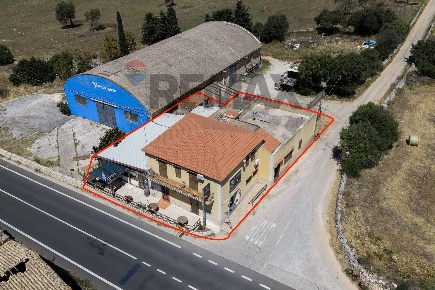 Foto Attività commerciale in Contrada Palazzola, Ragusa di 261 m²