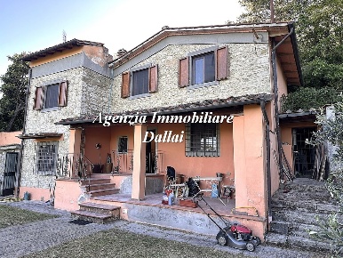 Foto Casa indipendente in Via di Lumena, Scarperia e San Piero di 180 m²