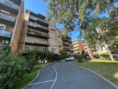 Foto Appartamento in via Ragazzi del 99, Roma di 160 m² con 4 locali