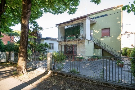 Foto Casa indipendente in Viale Fratelli Cairoli, Castel Bolognese Centro