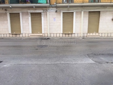 Foto Locale commerciale a Giugliano in Campania di 85 m² in affitto