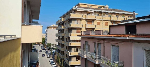 Foto Appartamento a Pescara Via Venezia - Lungofiume Paolucci di 108 m²