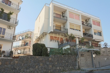 Foto Appartamento in Via Renato Fucini 1, Catania Picanello di 122 m²