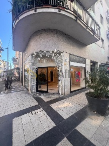 Foto Locale commerciale in Via Cesare Battisti, Pescara di 96 m² in affitto