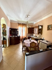 Foto Appartamento in Via Aurelia Ponente 77, Taggia Centro di 84 m²