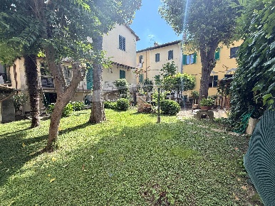 Foto Appartamento a Sansepolcro di 300 m² con 8 locali in vendita