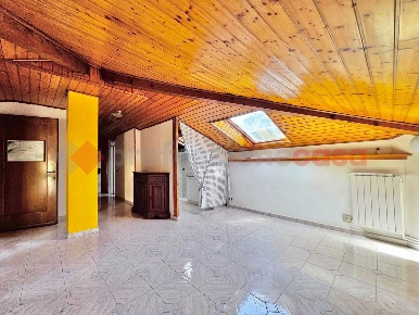 Foto Appartamento in Matteotti, Arona Centro di 86 m² con 3 locali