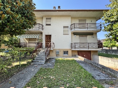Foto Appartamento in Via MATTEOTTI 113, Noventa Vicentina Centro di 220 m²