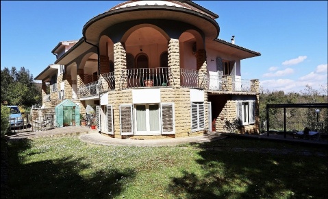 Foto Appartamento a Monteriggioni di 190 m² in vendita